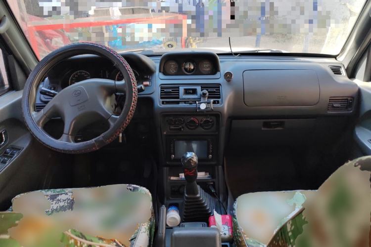Used Leopaard Heijingang 2013 2.2L Manual 4x4 Standard Edition Center Console