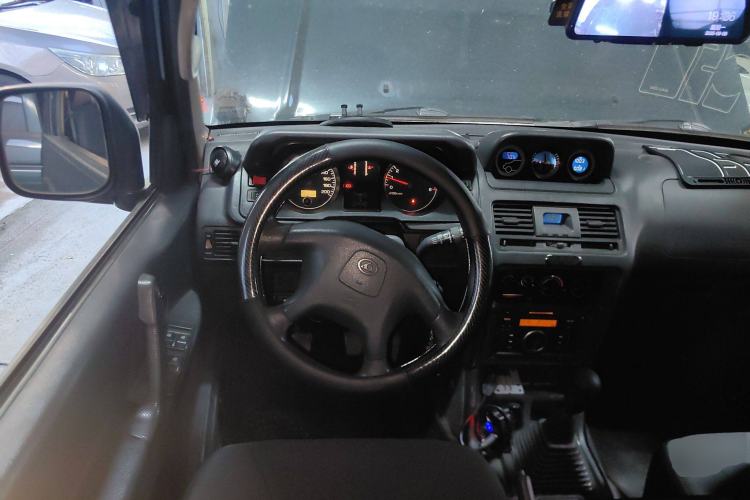 Used Leopaard Heijingang 2013 2.2L Manual 4x4 Standard Edition Center Console