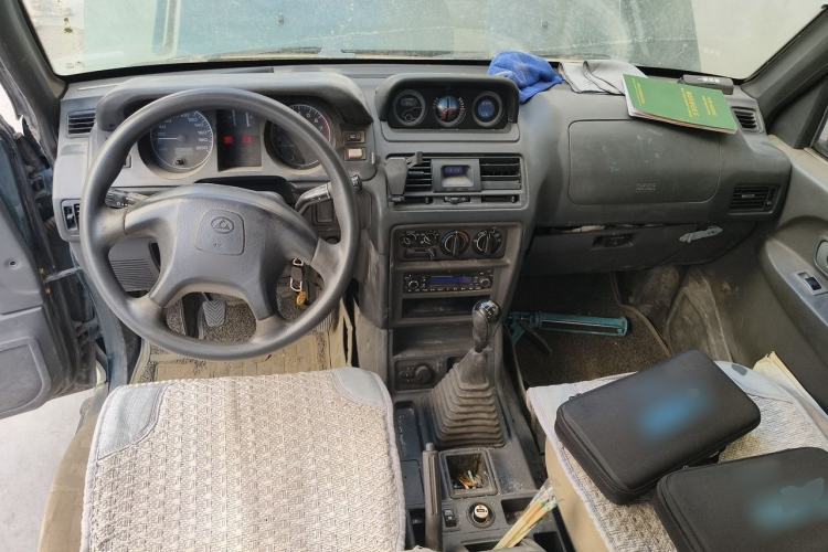 Used Leopaard Heijingang 2013 2.2L Manual 4x4 Standard Edition Center Console