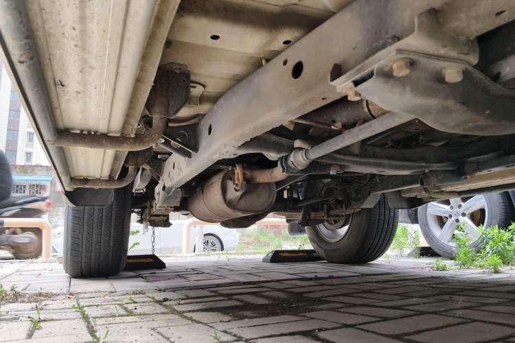 Used Leopaard Heijingang 2013 2.2L Manual Two-Wheel Drive Standard Version Chassis Front Right