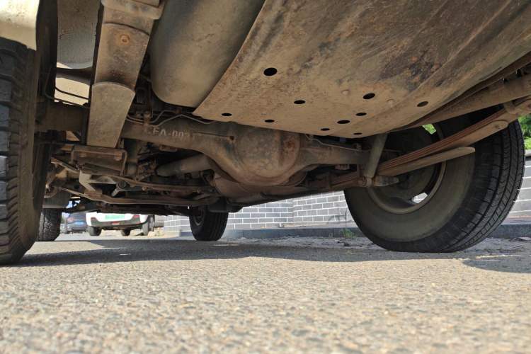 Used Leopaard Heijingang 2013 2.2L Manual Two-Wheel Drive Standard Version Chassis Rear Left