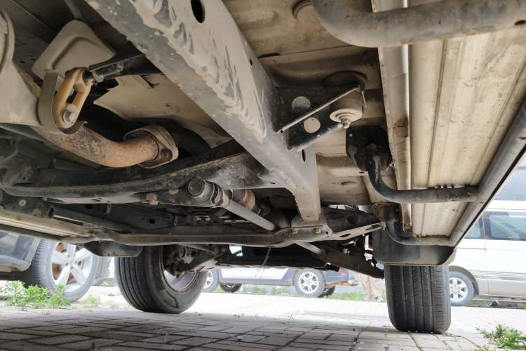 Used Leopaard Heijingang 2013 2.2L Manual Two-Wheel Drive Standard Version Chassis Rear Right