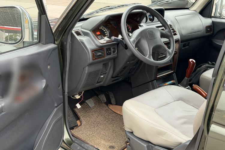 Used Leopaard Heijingang 2013 2.2L Manual Two-Wheel Drive Standard Version Driver Seat