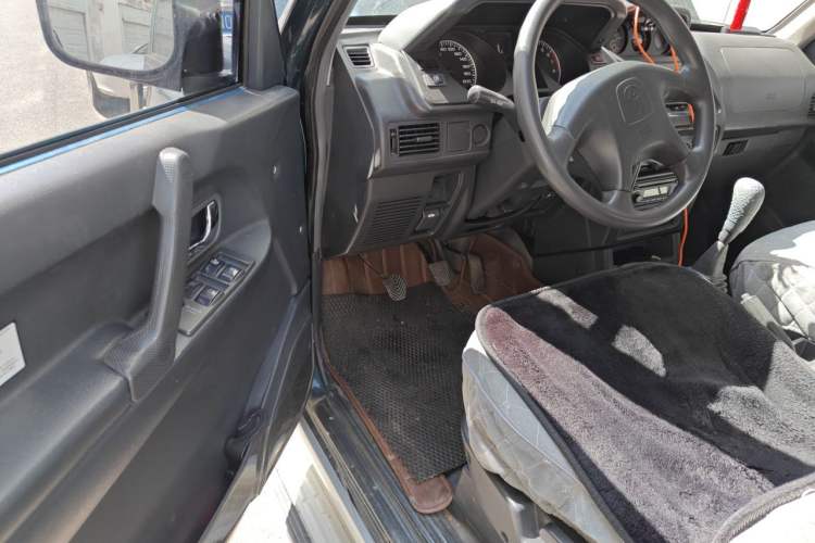 Used Leopaard Heijingang 2013 2.2L Manual 4x4 Standard Edition Driver Seat