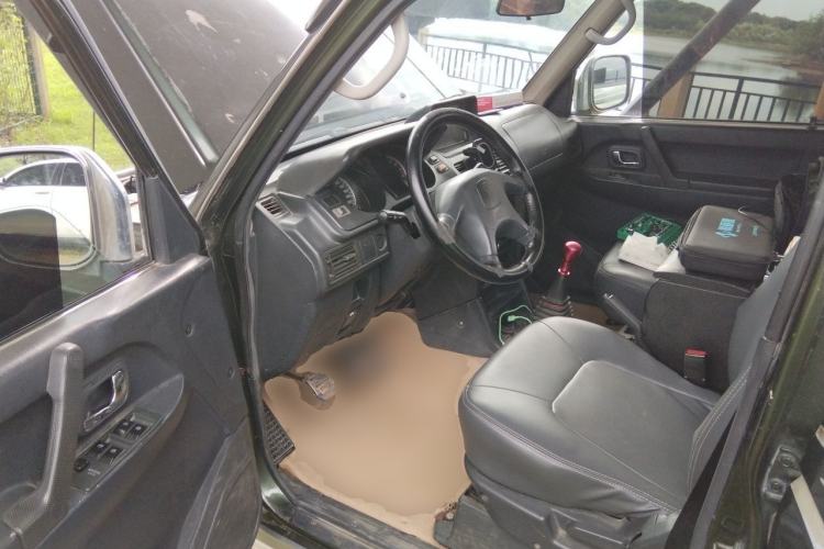 Used Leopaard Heijingang 2013 2.2L Manual Two-Wheel Drive Standard Version Driver Seat