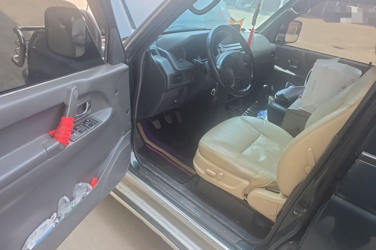 Used Leopaard Heijingang 2013 2.2L Manual 4x4 Standard Edition Driver Seat