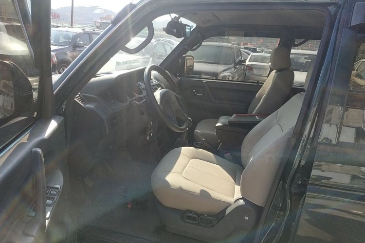 Used Leopaard Heijingang 2013 2.2L Manual Two-Wheel Drive Standard Version Driver Seat