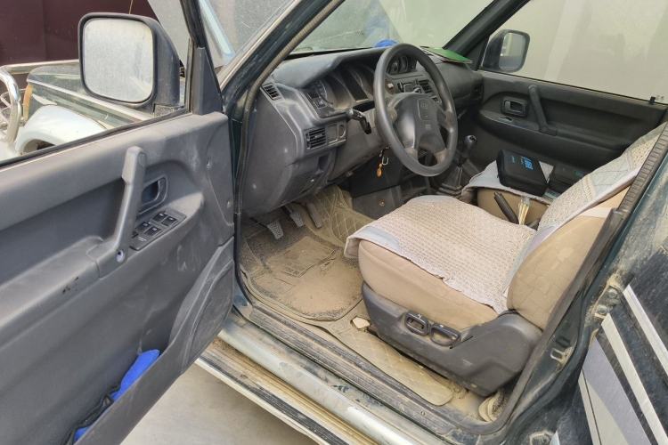 Used Leopaard Heijingang 2013 2.2L Manual 4x4 Standard Edition Driver Seat