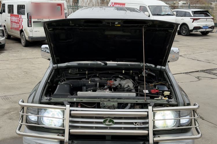Used Leopaard Heijingang 2013 2.2L Manual Two-Wheel Drive Standard Version Engine Bay