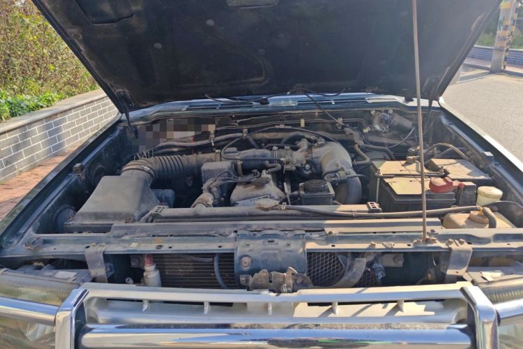 Used Leopaard Heijingang 2013 2.2L Manual Two-Wheel Drive Standard Version Engine Bay