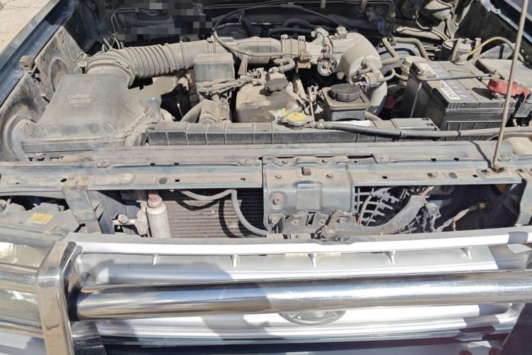 Used Leopaard Heijingang 2013 2.2L Manual 4x4 Standard Edition Engine Bay