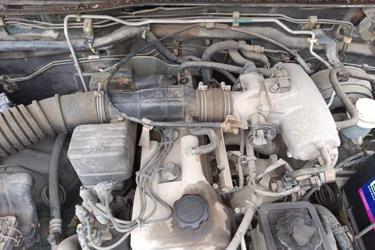 Used Leopaard Heijingang 2013 2.2L Manual Two-Wheel Drive Standard Version Engine Bay