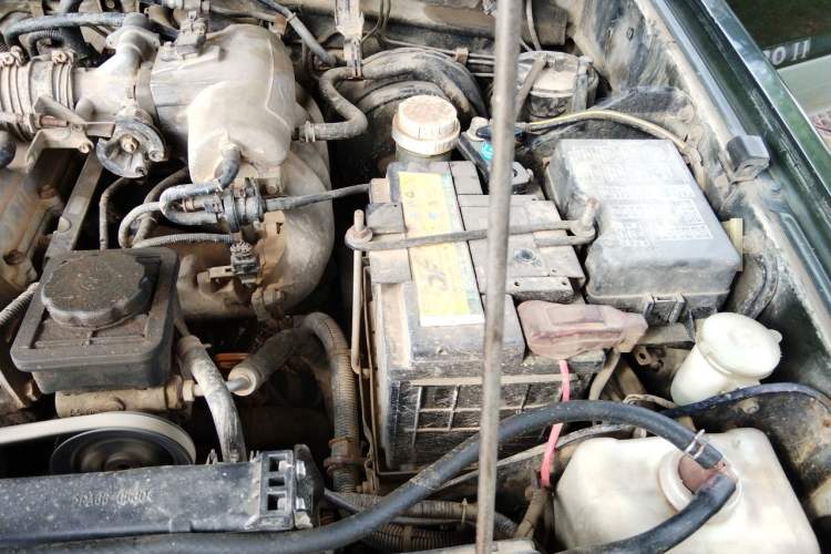 Used Leopaard Heijingang 2013 2.2L Manual Two-Wheel Drive Standard Version Engine Bay Left