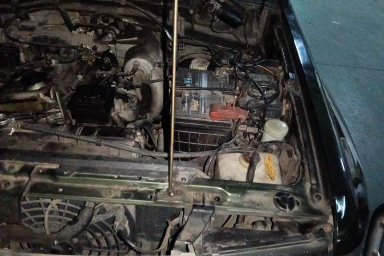 Used Leopaard Heijingang 2013 2.2L Manual Two-Wheel Drive Standard Version Engine Bay Left