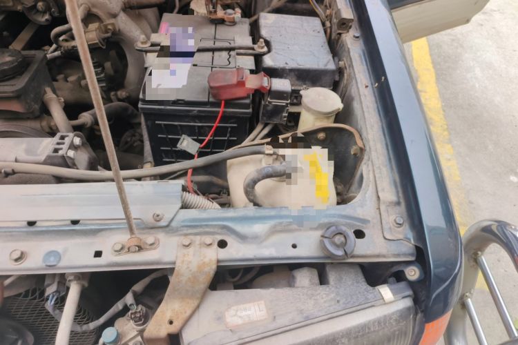 Used Leopaard Heijingang 2013 2.2L Manual Two-Wheel Drive Standard Version Engine Bay Left