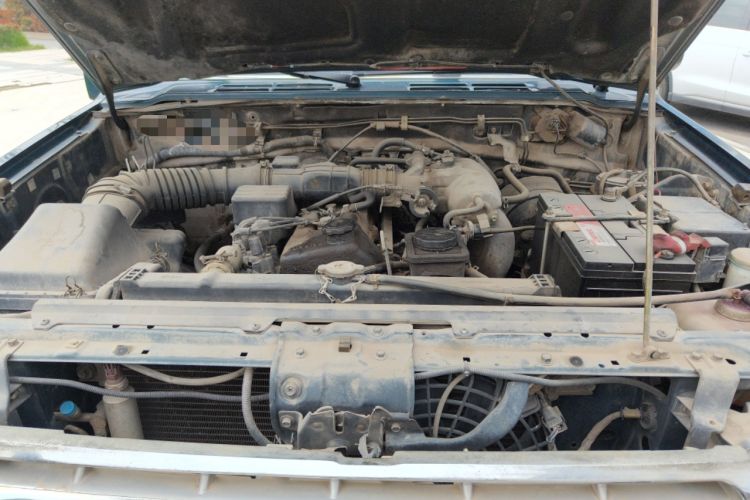 Used Leopaard Heijingang 2013 2.2L Manual 4x4 Standard Edition Engine Bay