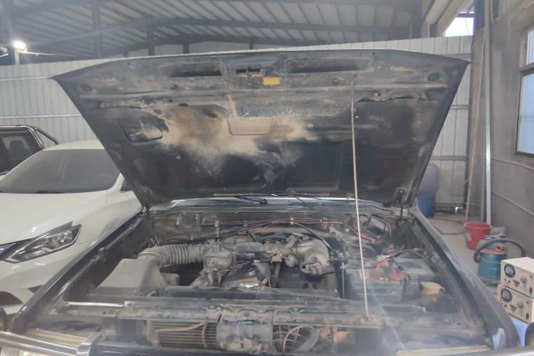 Used Leopaard Heijingang 2013 2.2L Manual 4x4 Standard Edition Engine Bay