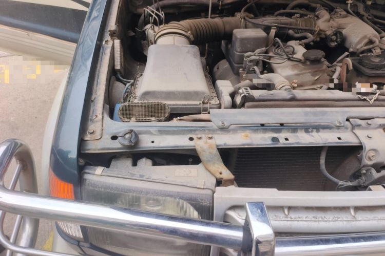 Used Leopaard Heijingang 2013 2.2L Manual Two-Wheel Drive Standard Version Engine Bay Right