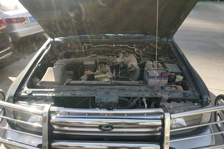 Used Leopaard Heijingang 2013 2.2L Manual 4x4 Standard Edition Engine Bay
