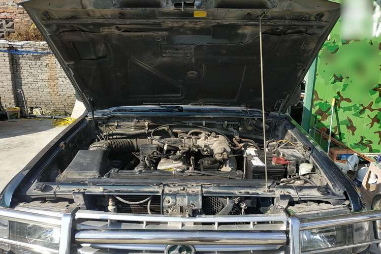 Used Leopaard Heijingang 2013 2.2L Manual Two-Wheel Drive Standard Version Engine Bay