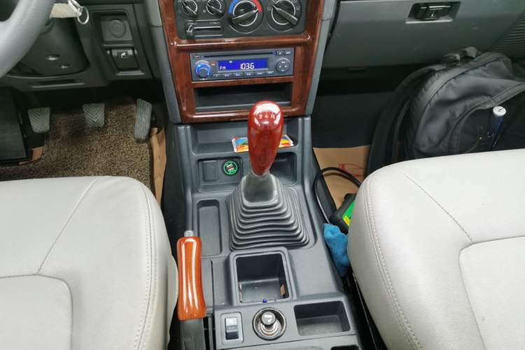 Used Leopaard Heijingang 2013 2.2L Manual Two-Wheel Drive Standard Version Gear Lever