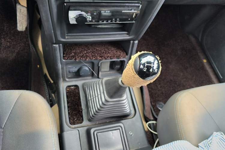 Used Leopaard Heijingang 2013 2.2L Manual 4x4 Standard Edition Gear Lever
