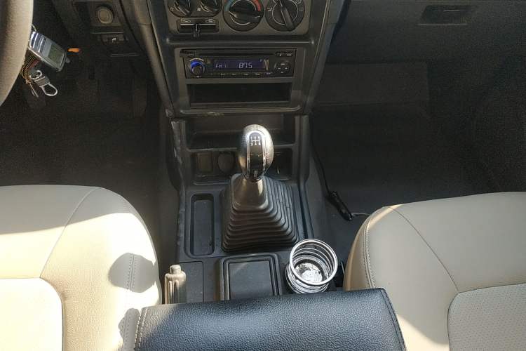 Used Leopaard Heijingang 2013 2.2L Manual Two-Wheel Drive Standard Version Gear Lever