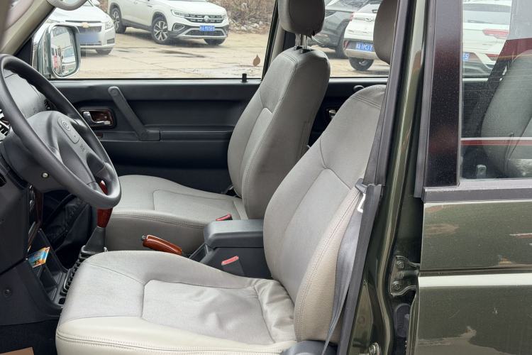 Used Leopaard Heijingang 2013 2.2L Manual Two-Wheel Drive Standard Version Left Front Seat