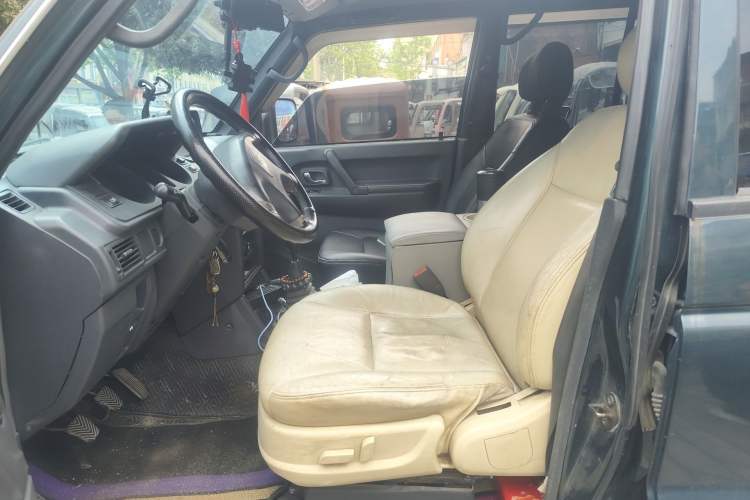 Used Leopaard Heijingang 2013 2.2L Manual 4x4 Standard Edition Left Front Seat