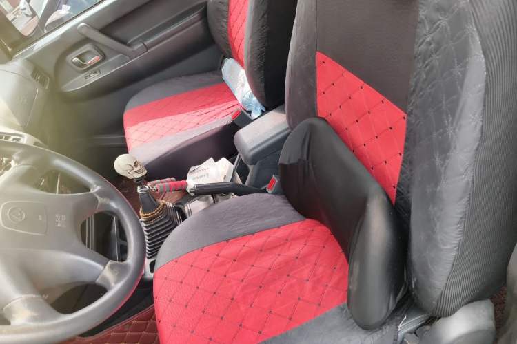 Used Leopaard Heijingang 2013 2.2L Manual Two-Wheel Drive Standard Version Left Front Seat