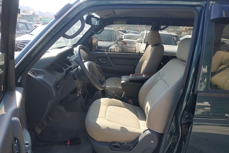 Used Leopaard Heijingang 2013 2.2L Manual Two-Wheel Drive Standard Version Left Front Seat
