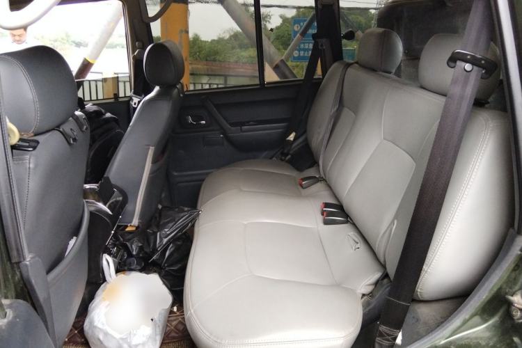 Used Leopaard Heijingang 2013 2.2L Manual Two-Wheel Drive Standard Version Left Rear Seat