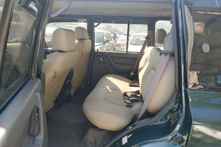 Used Leopaard Heijingang 2013 2.2L Manual Two-Wheel Drive Standard Version Left Rear Seat