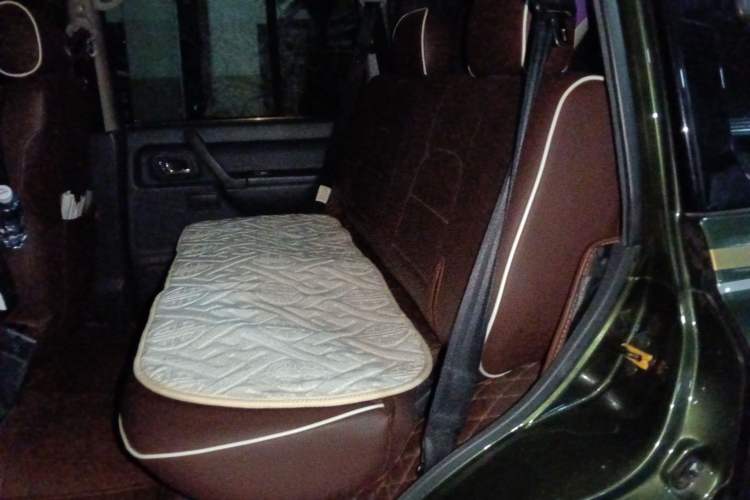 Used Leopaard Heijingang 2013 2.2L Manual Two-Wheel Drive Standard Version Left Rear Seat