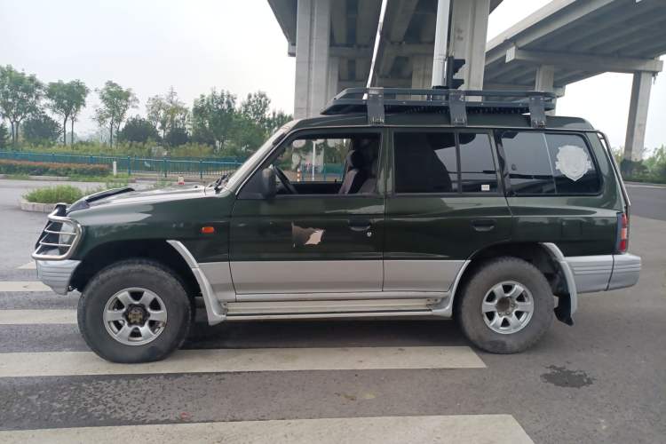 Used Leopaard Heijingang 2013 2.2L Manual Two-Wheel Drive Standard Version Left Side