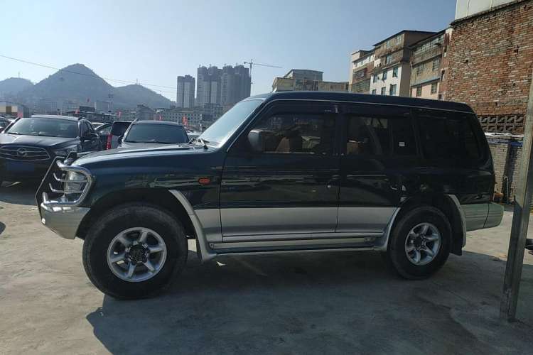 Used Leopaard Heijingang 2013 2.2L Manual Two-Wheel Drive Standard Version Left Side