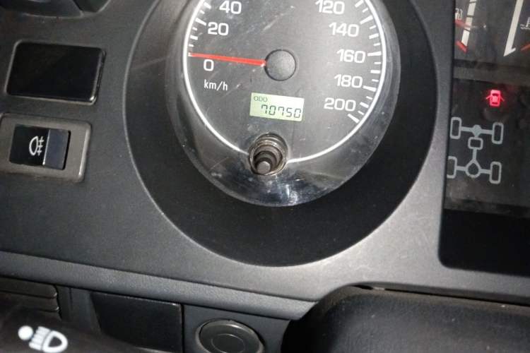 Used Leopaard Heijingang 2013 2.2L Manual Two-Wheel Drive Standard Version Odometer Close Up