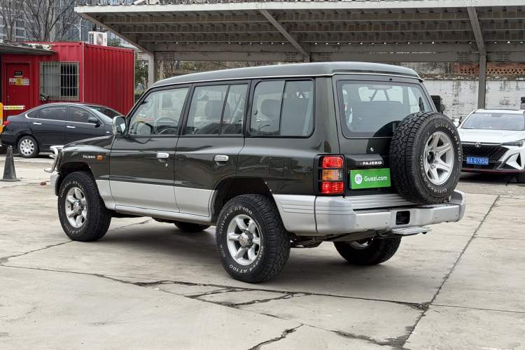 Used Leopaard Heijingang 2013 2.2L Manual Two-Wheel Drive Standard Version Rear Left 45 Deg