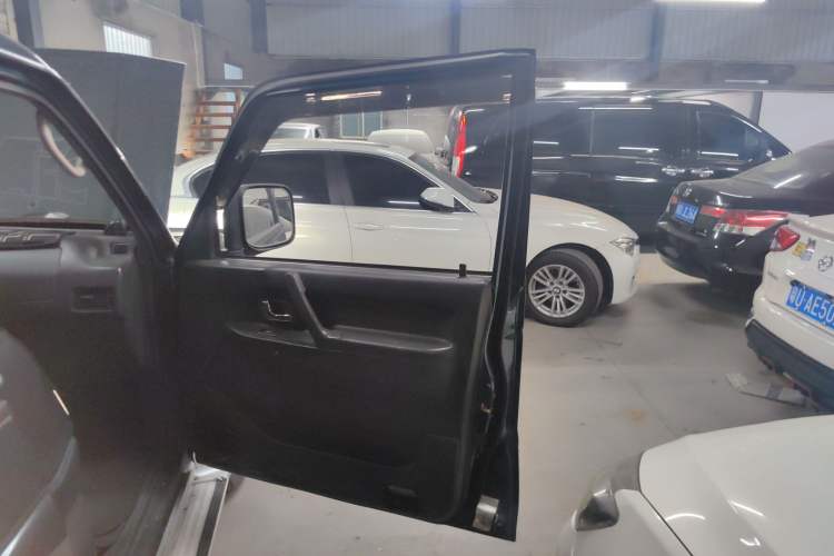 Used Leopaard Heijingang 2013 2.2L Manual 4x4 Standard Edition Right Front Door Interior