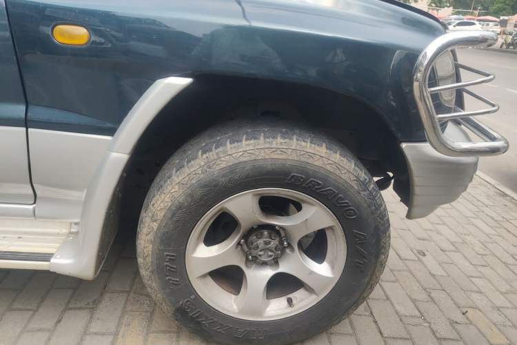Used Leopaard Heijingang 2013 2.2L Manual 4x4 Standard Edition Right Front Wheel Hub