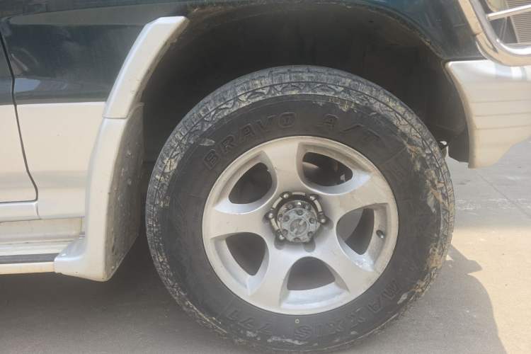 Used Leopaard Heijingang 2013 2.2L Manual 4x4 Standard Edition Right Front Wheel Hub
