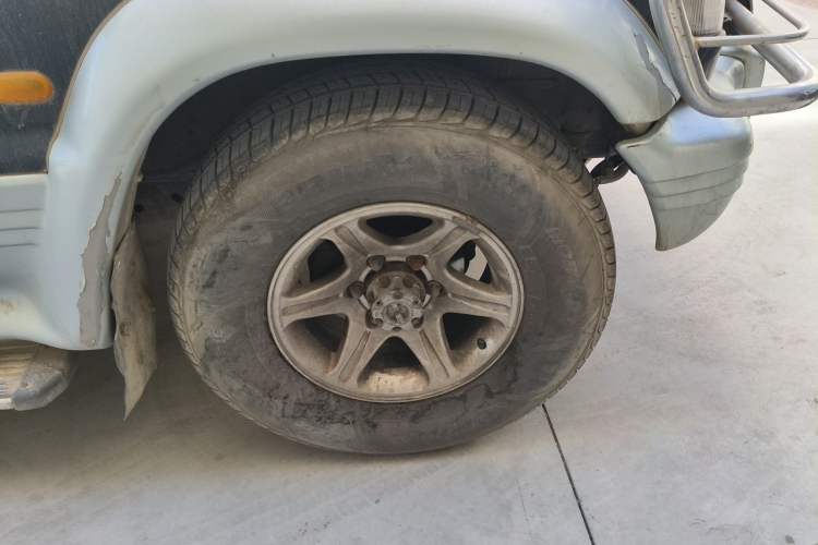 Used Leopaard Heijingang 2013 2.2L Manual 4x4 Standard Edition Right Front Wheel Hub
