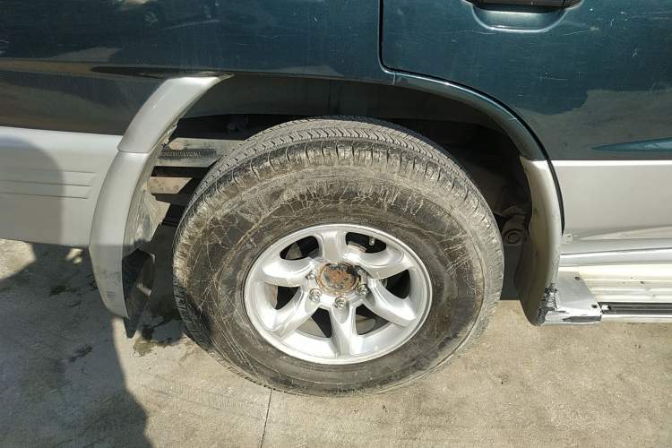 Used Leopaard Heijingang 2013 2.2L Manual Two-Wheel Drive Standard Version Right Rear Wheel Hub