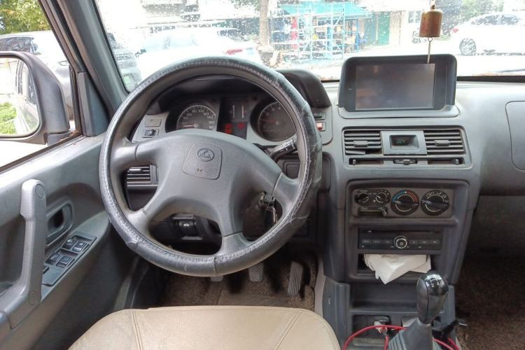 Used Leopaard Heijingang 2013 2.2L Manual Two-Wheel Drive Standard Version Steering Wheel