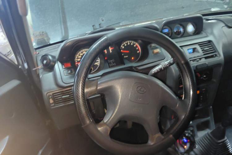 Used Leopaard Heijingang 2013 2.2L Manual 4x4 Standard Edition Steering Wheel