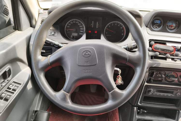Used Leopaard Heijingang 2013 2.2L Manual Two-Wheel Drive Standard Version Steering Wheel