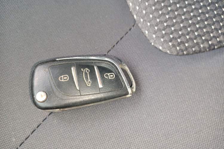 Used Leopaard Heijingang 2013 2.2L Manual Two-Wheel Drive Standard Version Vehicle Key