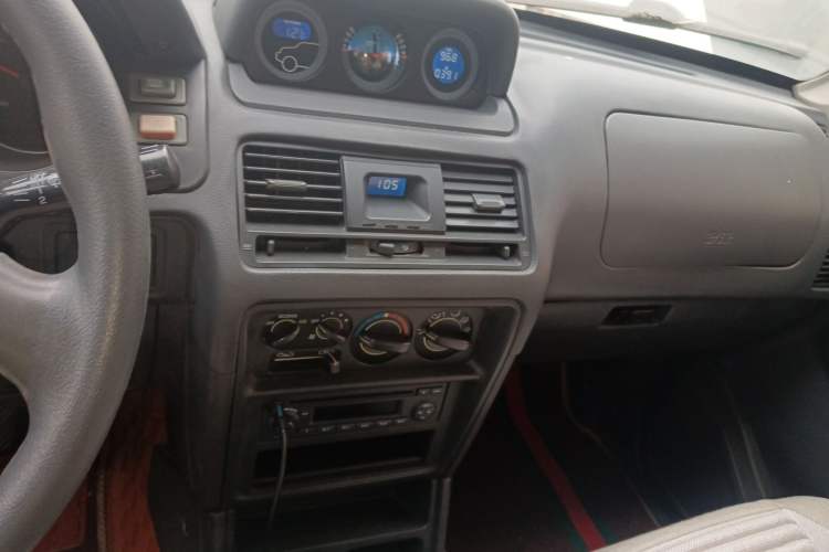 Used Leopaard Heijingang 2013 2.2L Manual Two-Wheel Drive Standard Version Audio And AC Panel