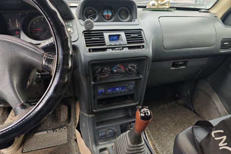 Used Leopaard Heijingang 2013 2.2L Manual 4x4 Standard Edition Audio And AC Panel