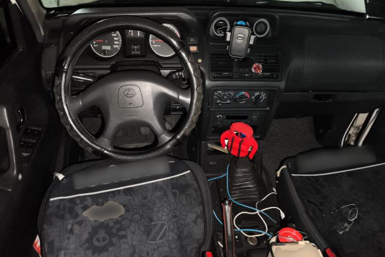 Used Leopaard Heijingang 2013 2.2L Manual 4x4 Standard Edition Center Console